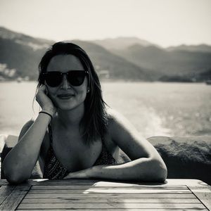 Meet your Posher, Caroline